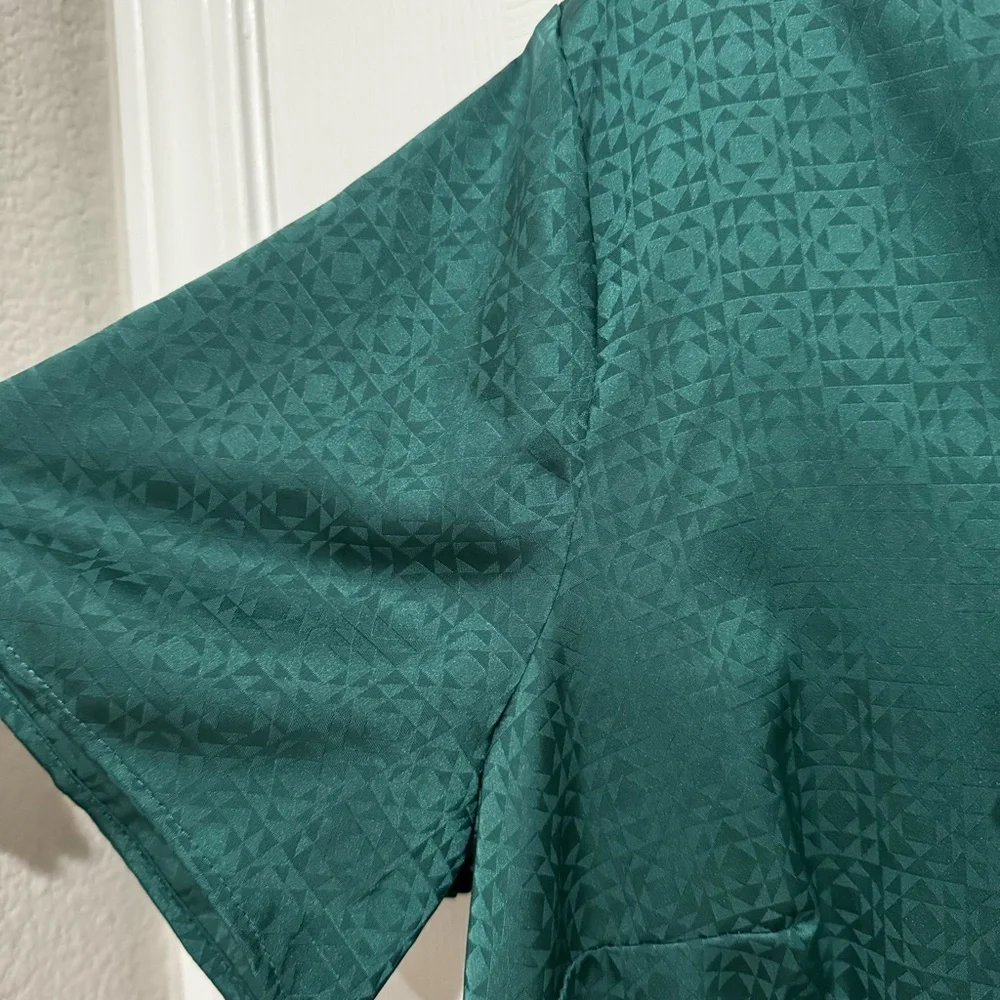 VINCE CAMUTO SHORT SLEEVES BLOUSE TIE NECK GREEN SIZE 1X PLUS LIGHTWEIGHT‎ NEW